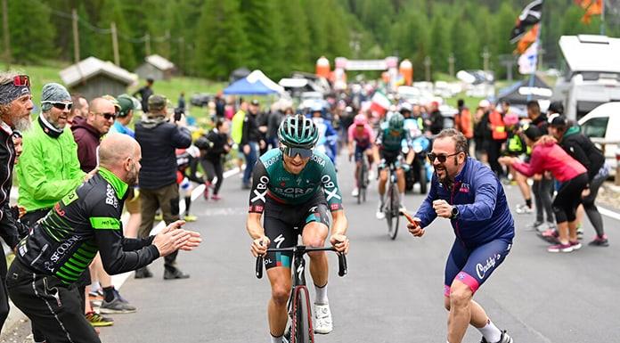 Hindley arrebata a Carapaz el liderato del Giro en la penúltima etapa'>