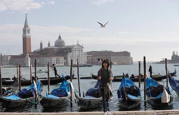 Venecia restringe a turistas fugaces
