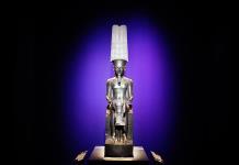 Exhiben en París tesoros de la tumba de Tutankamón
