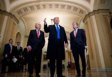 Emergencia de Trump por muro sobrevive en Congreso