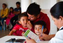 Vacunas para migrantes, del lado mexicano de la frontera