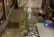 Mercado "Colón" continúa inundado