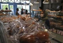 Irán sube precios de alimentos básicos, provocando pánico