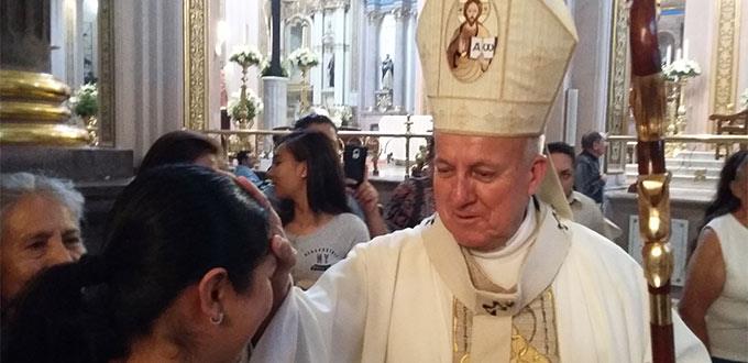 Iglesia católica no renunciará a la defensa de la familia tradicional:  Arzobispo