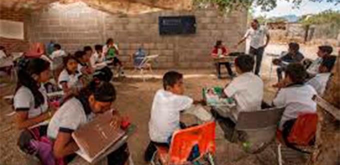 La miseria limita el regreso a las aulas en escuelas de Oaxaca, Michoacán y Chiapas