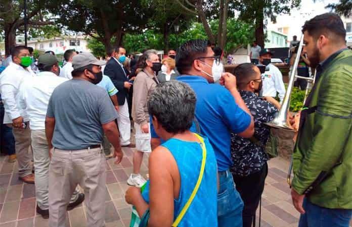 Tres heridos por pirotecnia durante toma de protesta en Cárdenas