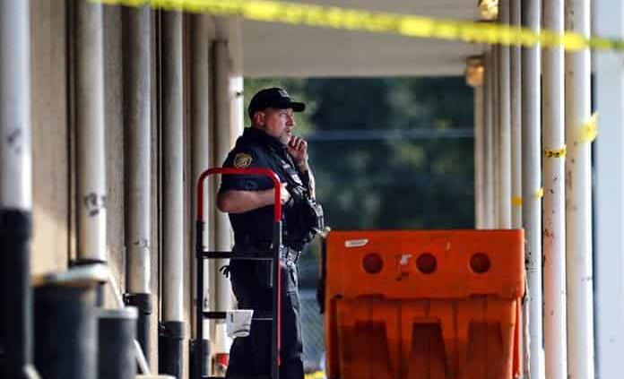 Tiroteo en oficina postal de Tennessee deja tres muertos