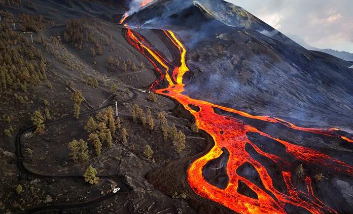 Surge una nueva colada en el volcán de la isla española de La Palma