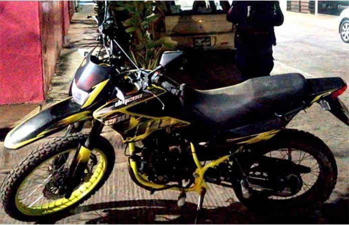 Agentes de la DGSPM detienen a sujeto con motocicleta robada
