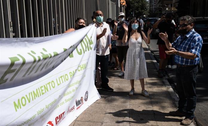 Justicia chilena suspende polémica licitación de litio